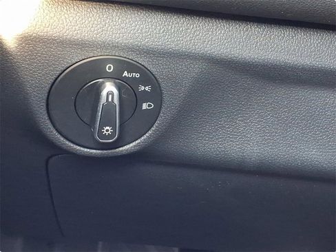 Used 2025 Volkswagen Jetta S image 25