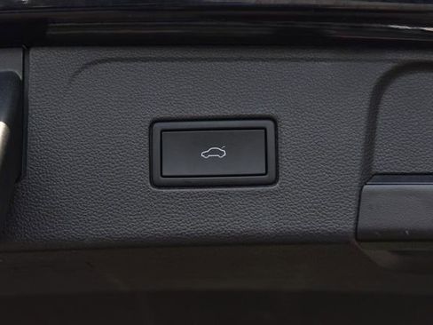 Used 2023 Volkswagen Atlas SE w/ Black Wheel Package image 26