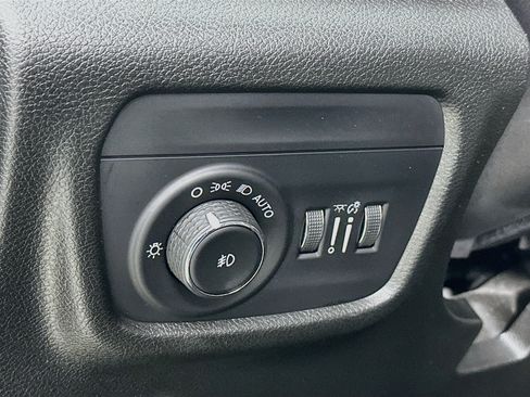 Used 2022 Jeep Grand Cherokee Limited w/ Trailer Tow Prep Group (B) RWD image 10