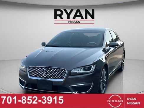 Used 2017 Lincoln MKZ Reserve FWD image 4