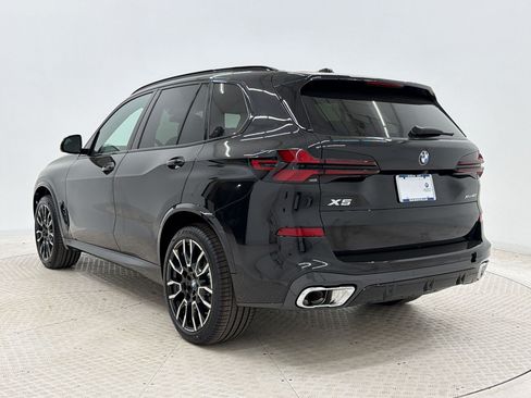 New 2026 BMW X5 xDrive40i w/ M Sport Package AWD/4WD image 3