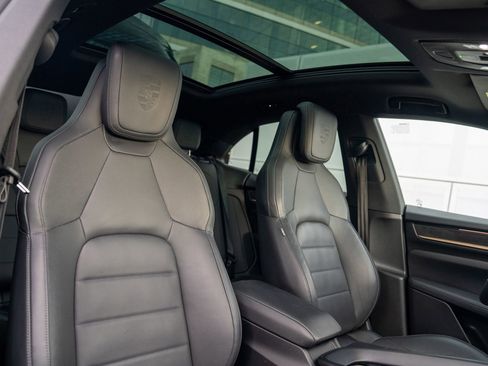 Certified 2025 Porsche Macan 4 Electric AWD/4WD image 28