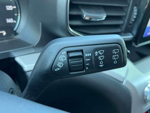 Used 2023 Ford Explorer XLT w/ Equipment Group 202A AWD/4WD image 16
