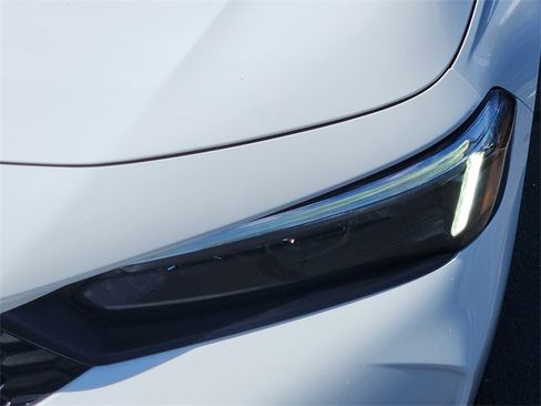 Used 2025 Honda Civic Sport image 9