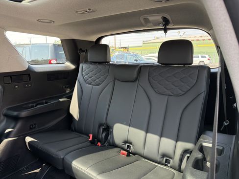 Used 2022 Hyundai Palisade Limited w/ Cargo Package AWD/4WD image 10