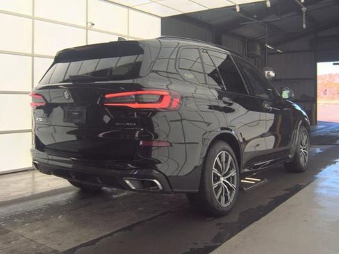 Used 2022 BMW X5 xDrive40i w/ M Sport Package image 2
