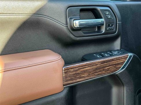 Used 2021 Chevrolet Silverado 2500 High Country w/ Z71 Off-Road Package image 16