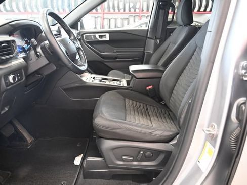 Used 2020 Ford Explorer XLT w/ Comfort Package AWD/4WD image 10