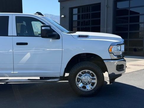 Used 2024 RAM 3500 Tradesman w/ Chrome Appearance Group AWD/4WD image 3