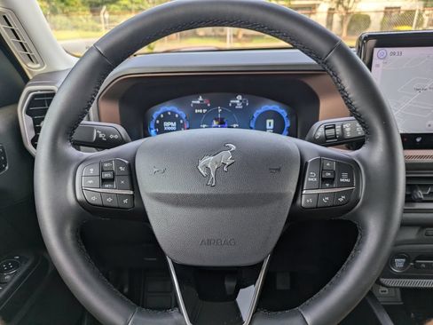 Certified 2025 Ford Bronco Sport Outer Banks w/ Outer Banks Tech Package+ AWD/4WD image 27