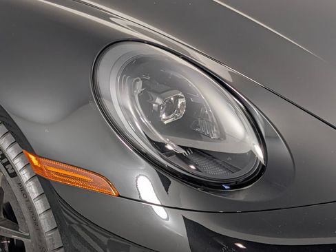 Certified 2025 Porsche 911 Carrera RWD image 15
