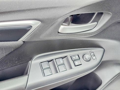 Used 2016 Honda Fit EX image 11