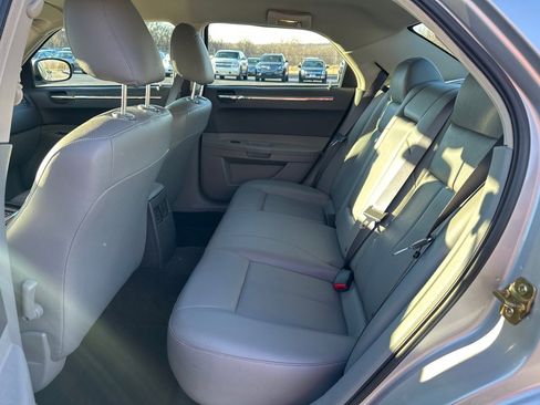 Used 2005 Chrysler 300 Touring image 12