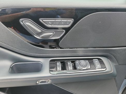 Used 2025 Lincoln Aviator AWD image 28