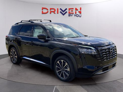 New 2026 Nissan Pathfinder Platinum image 7