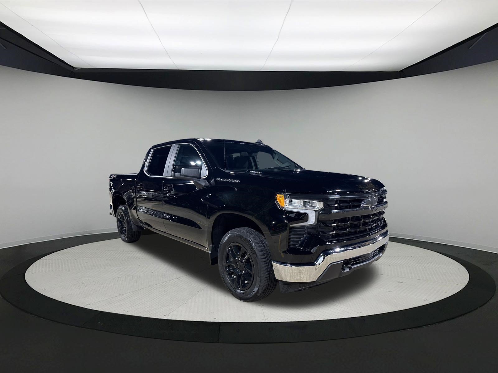 Used 2024 Chevrolet Silverado 1500 LT AWD/4WD image 1