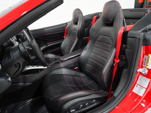 Used 2017 Ferrari California T RWD image 10
