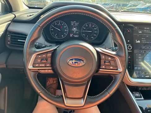 Used 2025 Subaru Outback Premium AWD/4WD image 11