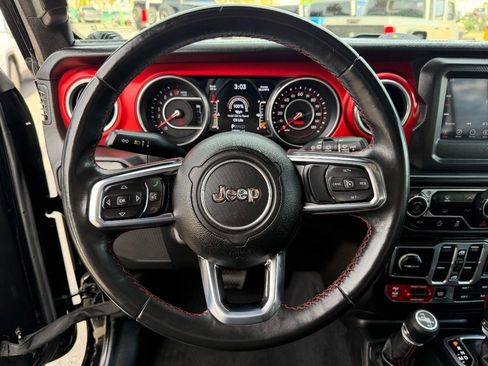 Used 2018 Jeep Wrangler Unlimited Rubicon w/ Steel Bumper Group image 17