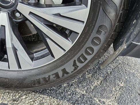 Certified 2023 Nissan Rogue SV image 6