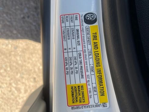 Used 2020 Buick Envision Essence w/ Experience Buick Package FWD image 3