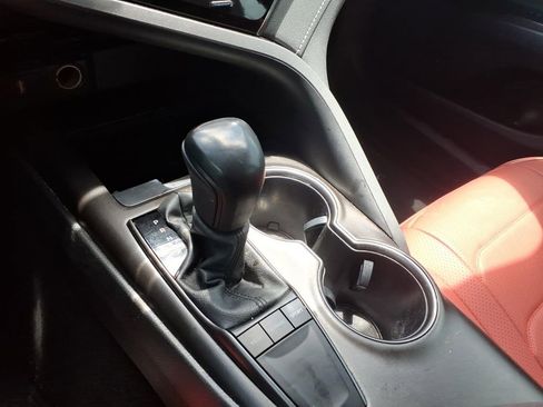 Used 2022 Toyota Camry SE FWD image 15