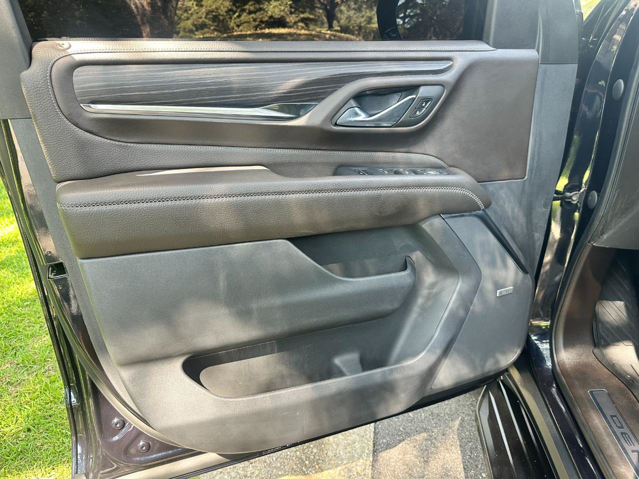 Used 2023 GMC Yukon Denali w/ LPO, Floor Liner Package RWD image 9