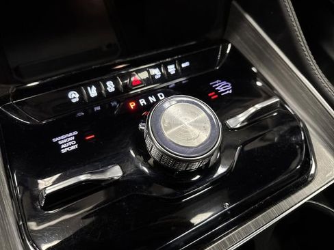 Certified 2024 Jeep Wagoneer L Series III w/ Premium Group I image 23