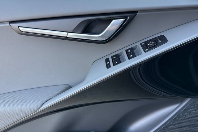 New 2026 Kia Niro EX FWD image 12