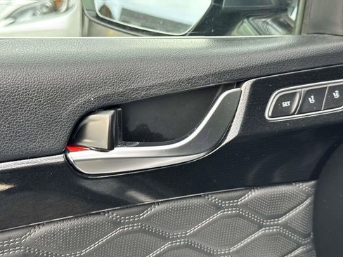 Used 2022 Hyundai Palisade Calligraphy image 13