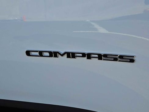 New 2026 Jeep Compass Latitude image 13