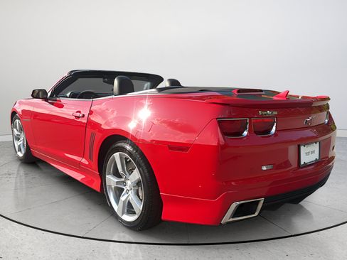 Used 2011 Chevrolet Camaro SS w/ LPO, Ground Effects Package RWD image 9