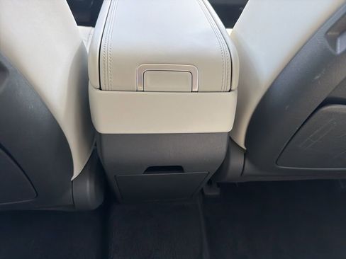 Used 2025 Hyundai Santa Fe SEL FWD image 17
