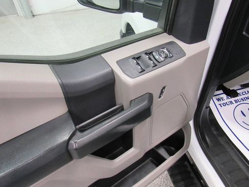 Used 2022 Ford F250 XL w/ Power Equipment Group image 33