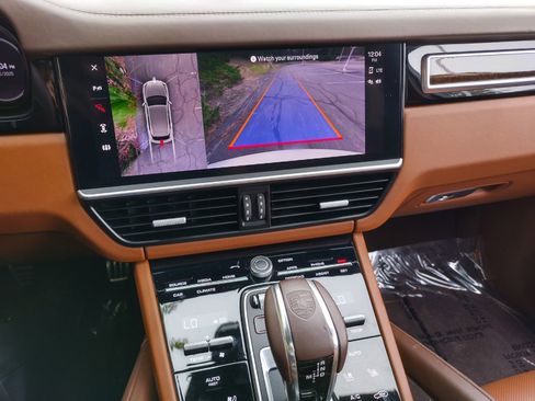 Used 2022 Porsche Cayenne S Platinum image 16