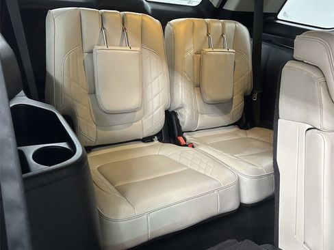 Used 2016 Ford Explorer Platinum image 39