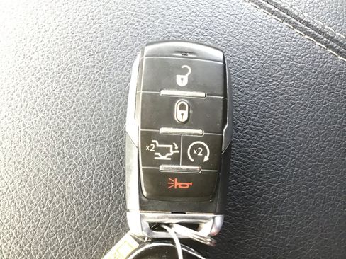 Used 2020 RAM 1500 Laramie RWD image 30