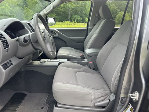 Used 2020 Nissan Frontier SV AWD/4WD image 16