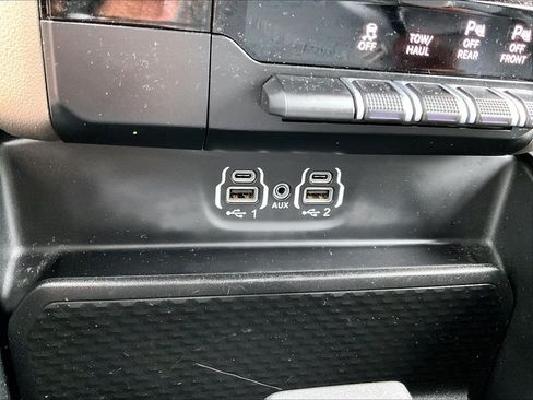 Used 2021 RAM 1500 Laramie AWD/4WD image 24