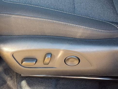 Used 2025 GMC Acadia Elevation image 4