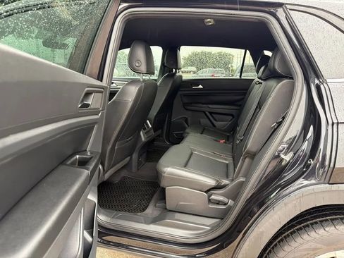 Used 2020 Volkswagen Atlas Cross Sport SE FWD image 12