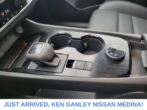 Certified 2023 Nissan Rogue SV w/ SV Premium B Package AWD/4WD image 11