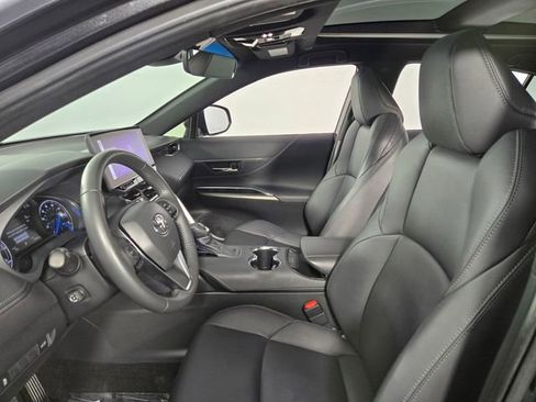 Used 2023 Toyota Venza Nightshade AWD/4WD image 17