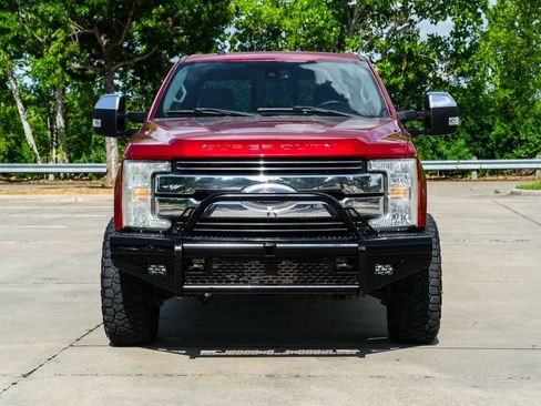 Used 2017 Ford F250 Lariat w/ Lariat Ultimate Package AWD/4WD image 4
