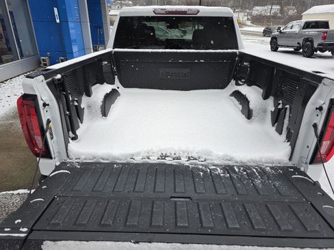 Used 2024 GMC Sierra 1500 SLT image 10