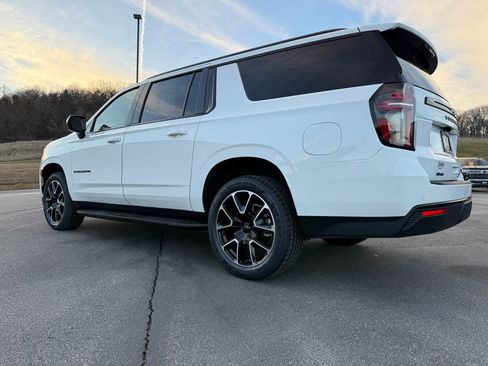 Used 2024 Chevrolet Suburban RST image 16