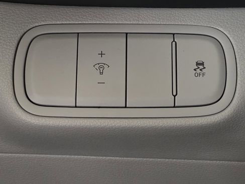 Certified 2023 Hyundai Venue SEL image 32