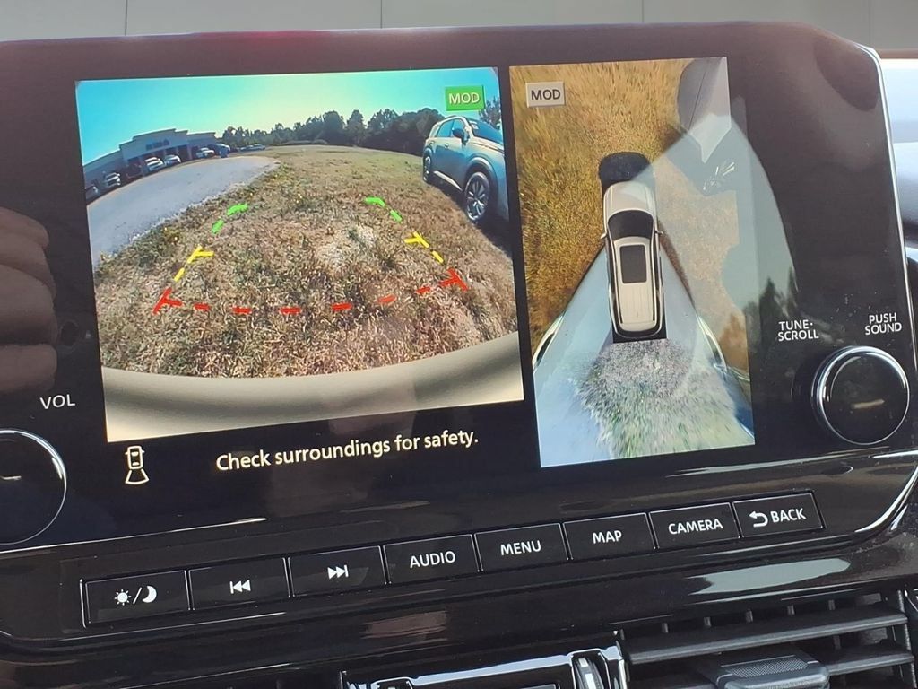 Used 2025 Nissan Pathfinder SL FWD image 27