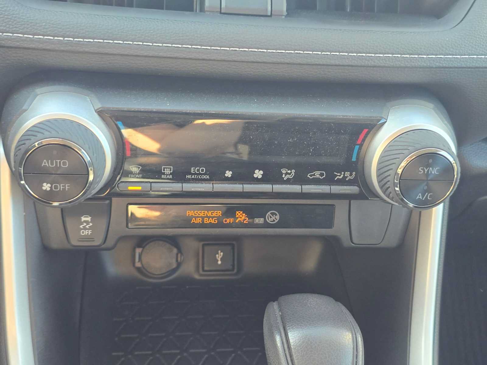 Certified 2022 Toyota RAV4 XLE AWD/4WD image 29