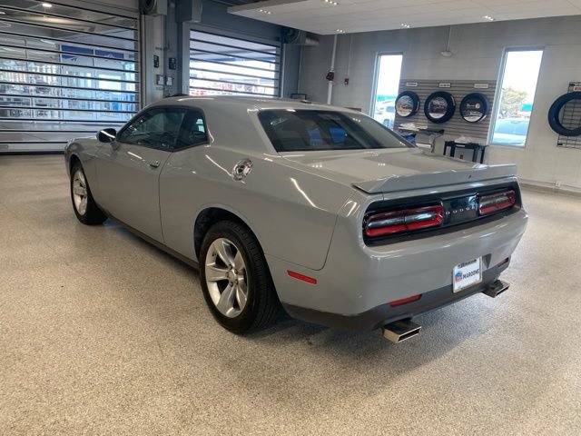 Used 2022 Dodge Challenger SXT RWD image 8